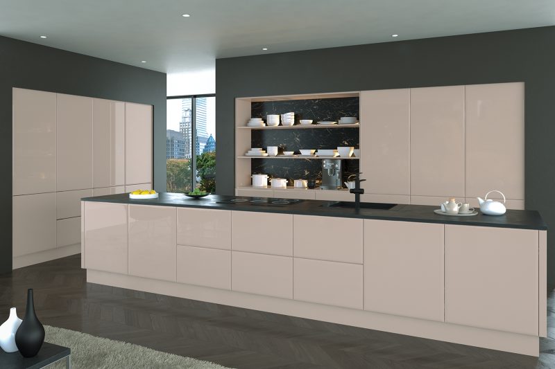 Bright, polished modern kitchen with high-gloss cashmere Lincoln doors